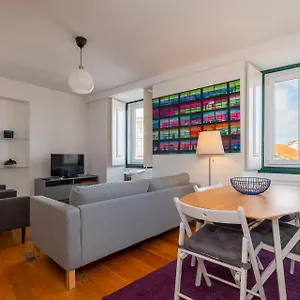 contemporary-lisbon-apartment-in-historical-chiado.hotels-lisbon-portugal.com/